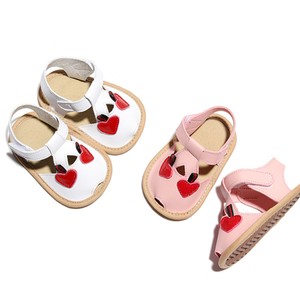 Sandali per primi passi, scarpe con suola morbida antiscivolo con ciliegie a forma di cartone animato - Product Image 1