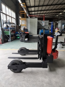 WELIFTRICH 1500kg Off Road engebeli arazi pil kumandalı elektrikli forklift satılık - Product Image 4