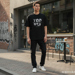 T-Shirt Personalizzata Nera 100% Cotone con Logo Solido Stampato, Tessuto Compresso 300 Grammi, Metodo di Stampa Serigrafica - Product Image 3