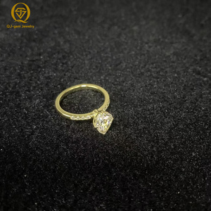 Bague de fiançailles personnalisée pour femme, classique, taille poire, or 18 carats de haute qualité, avec certificat IGI, gravure intérieure gratuite - Product Image 4