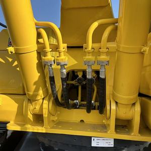 Excavatrice Komatsu PC220-8 d'occasion en bon état, d'origine japonaise - Product Image 3