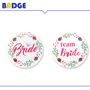 Set di spille a tema foresta incantevole per addio al nubilato, per la futura sposa e le damigelle d'onore, collezione di badge botanici per la squadra della sposa - Product Image 4