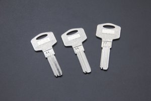 กุญแจทองเหลืองทั่วไปสำหรับเปลี่ยนกุญแจให้มีความแข็งแรงสูงกุญแจสำหรับจุดระเบิด/ล็อคประตูรถยนต์ - Product Image 2