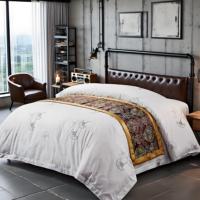 Ensemble de literie d'hôtel quatre pièces King Size Feuilles de housse de couette en polyester doux motif imprimé ajusté pour hôtel