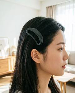 OEM ZJA385 Yihui Pince à cheveux artisanale décontractée en acétate brillant ajouré, forme croissant de lune, pince à maintien complet en arc, type pince requin - Product Image 6