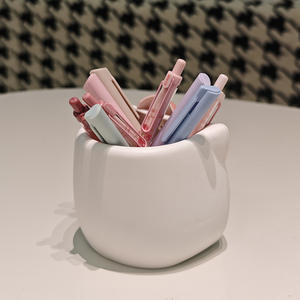 Portaplumas Hello Kitty, almacenamiento redondo de plástico para escritorio, para uso en oficina y estudiantes, tamaño grande y pequeño - Product Image 3