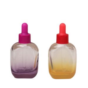 Vente en gros de flacons compte-gouttes carrés plats en verre transparent de 30 ml avec bouchon compte-gouttes rose, récipient vide pour huile capillaire et liquides de soin de la peau - Product Image 4