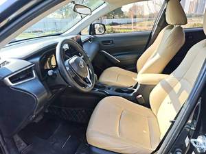 <span class=keywords><strong>Toyota</strong></span> Frontlander SUV d'occasion 2022 en excellent état, boîte automatique 2.0L CVT, sièges en cuir, intérieur foncé, caméra de recul, conduite à gauche - Product Image 4
