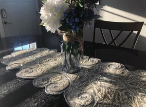 Export Quality Table Runner Elegant Decorative Table Linen for Wedding and Banquet Tables Available At Best Market Price - Product Image 4