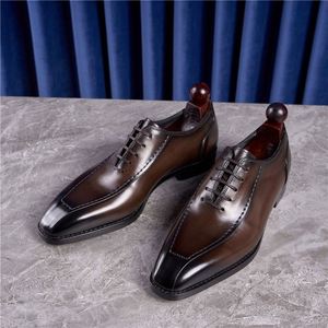 รองเท้าอ็อกซ์ฟอร์ดสไตล์อังกฤษย้อนยุคสำหรับผู้ชาย หนังแท้ ทำมือ หัวเหลี่ยม ผูกเชือก สีน้ำตาล ใส่ทำงานหรือลำลอง น้ำหนักเบา กันลื่น จากโรงงาน - Product Image 1