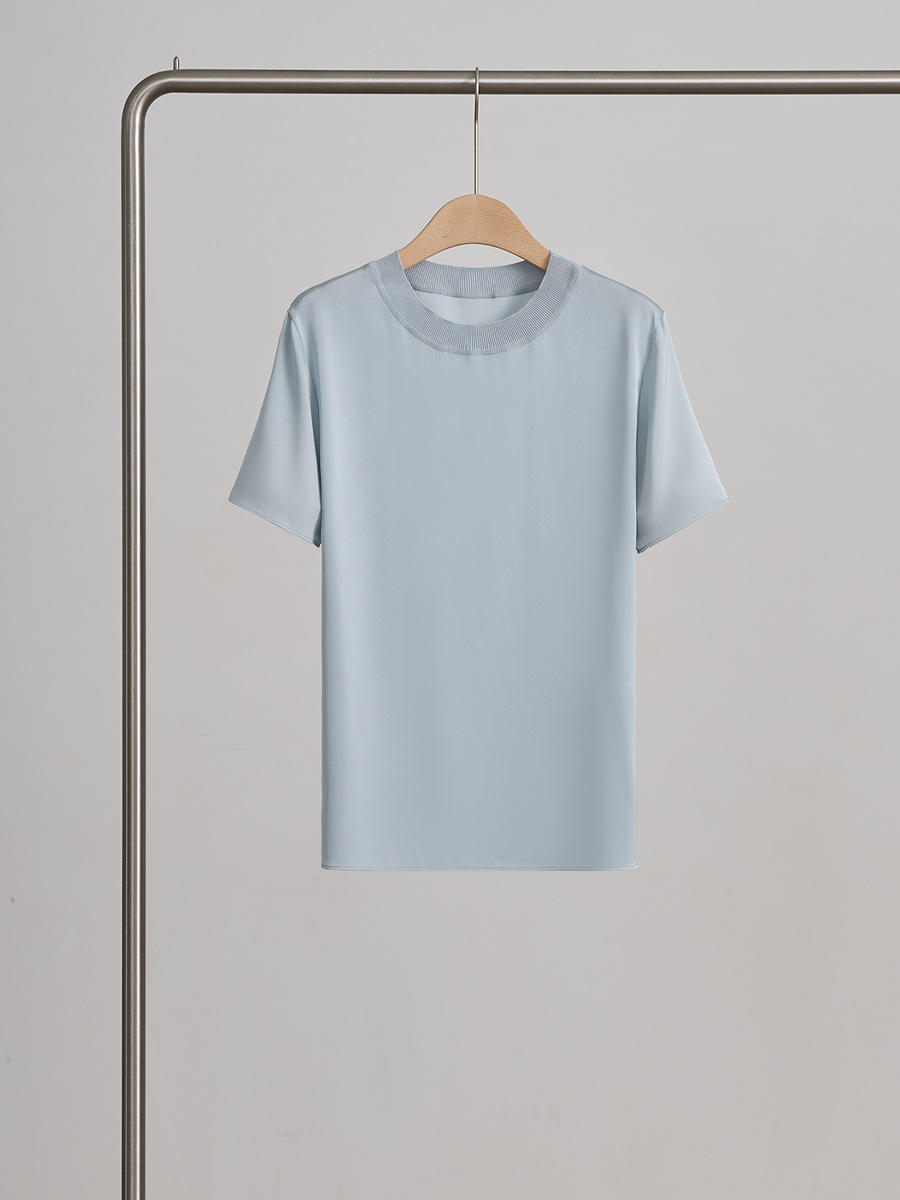 สีฟ้าอมเขียว