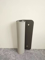 Wandhalterung für Yoga-Matten mit Doppelseitiger Tie-Dye-Wellenoptik und Individuellem Logo, Pilates-Matte zum Aufhängen mit Ösen und Aufhängeloch