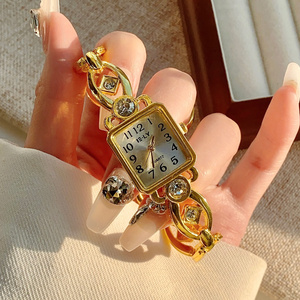 <span class=keywords><strong>Orologio</strong></span> Bracciale Vintage Movimento al Quarzo Impermeabile Ovale Piccolo <span class=keywords><strong>Orologio</strong></span> Dorato al Quarzo per Gioielli di Lusso da <span class=keywords><strong>Donna</strong></span> - Product Image 6