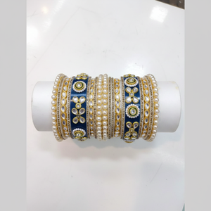 Conjunto de brazaletes de acrílico azul con perlas Kundan chapados en oro, joyería étnica para mujeres, para fiestas y ocasiones festivas. - Product Image 2