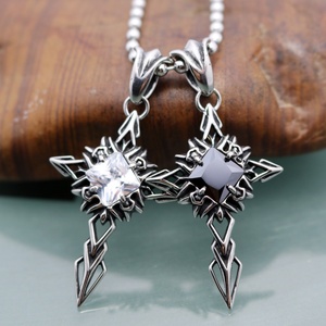 Collar con colgante de acero inoxidable para mujer y hombre, con circonita grande y engaste de garra, a la moda, para cadena de suéter, joyería infantil - Product Image 1