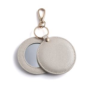 Espejo Cosmético de Bolsillo de Cuero PU con Logotipo Personalizado de Doble Cara, Llavero para Maquillaje - Product Image 5