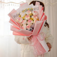 Bouquet de roses tricotées à la main en fil dégradé, cadeau pour l'anniversaire de votre petite amie, mariage, fleurs éternelles, décoration intérieure