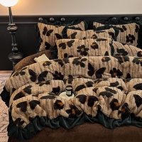 Parure de lit quatre pièces Maillard en tissu polaire de qualité supérieure, résistante à l'eau, style français, avec housse de couette épaisse en corail laiteux haut de gamme