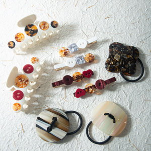 Pinza de Pelo de Acetato Estilo Coreano con Diseño de Botón y Agarre en Forma de Corazón para Mujer, Uso Diario, Origen Yiwu, Primavera 2025 - Product Image 1