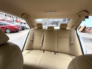 El Corolla 1.6 CVT Sedán de Gasolina con Volante a la Izquierda Es Económico - Product Image 6