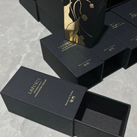 Boîtes rigides de luxe pour parfums masculins avec flacon, finition noire mate, gaufrage, pelliculage brillant mat, emballage cadeau en carton de haute qualité