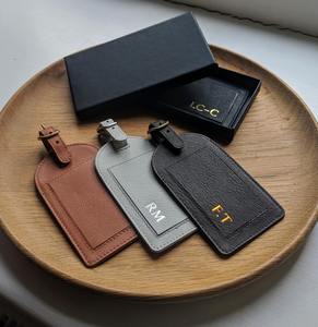 Étiquette de bagage en cuir personnalisée avec initiales, étiquette d'identification de valise de voyage personnalisée avec sangle réglable - Product Image 1