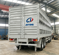 Semi-remorque de transport de bétail et de moutons à rails hauts en acier de 13 m (3/4 essieux) et semi-remorque à rails fleuris de 15 m, capacité 50000 kg