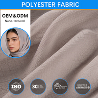 Tissu en satin gaufré nano-plissé 8042 en polyester pour la confection de kaftans et thobes, non conducteur, antistatique, 90 g/m²