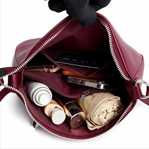 Premium Quality Leather Shoulder Bag For Women With Elegant Design And Spacious Interior Indian Supplier - Product Image 2