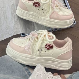 Baskets Niche Milk Fufu Bread, Nouveauté Automne 2026, Chaussures Blanches à Semelle Épaisse, Style Sportif Décontracté et Mignon pour Femmes - Product Image 4