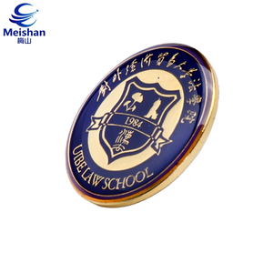 Costume de <span class=keywords><strong>Noël</strong></span> classique Meishan <span class=keywords><strong>Père</strong></span> <span class=keywords><strong>Noël</strong></span> rouge et blanc avec barbe blanche et bordure moelleuse, sac cadeau inclus, badge de collection pour les fêtes - Product Image 3