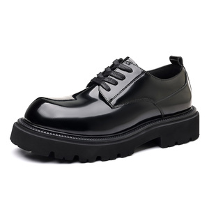 Mocassins pour hommes tendance et décontractés à bout pointu en cuir véritable, pour le bureau et les affaires, avec talon surélevé brillant et semelle épaisse - Product Image 1