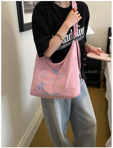 Sac fourre-tout brodé rose coréen mignon OEM/ODM avec éléments marins pour étudiants, polyvalent, léger et grande capacité - Product Image 1