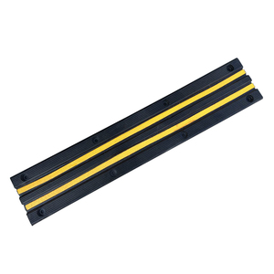 Pare-chocs en caoutchouc pour la protection des quais et plateformes <span class=keywords><strong>de</strong></span> déchargement, et pour la protection des camions en entrepôt, robustes et durables - Product Image 2
