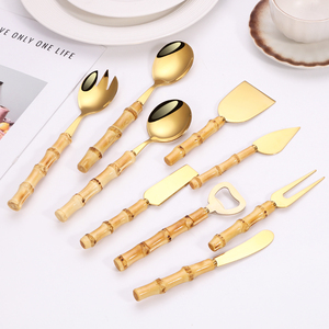 Juego de Tenedor y Cuchara para Servir Ensalada con <span class=keywords><strong>Mango</strong></span> de Bambú Natural Real al por Mayor en Existencia, <span class=keywords><strong>Cubiertos</strong></span> Dorados con <span class=keywords><strong>Mango</strong></span> de Bambú para Hotel y Boda - Product Image 3