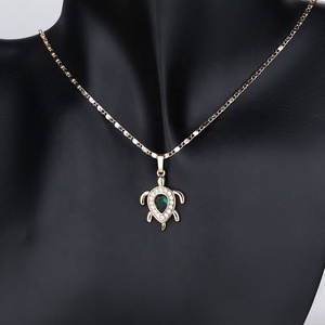 Parure de bijoux fantaisie en gros : boucles d'oreilles et colliers plaqués or 18 carats avec zircon en forme de tortue mignonne pour femmes - Product Image 3