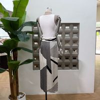 Robe décontractée d'été 2026 sans manches en maille tricotée avec patchwork imprimé pour femme - Collection Usine