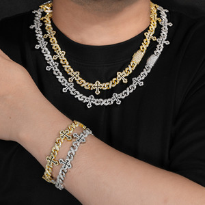 Collar de Cadena con Eslabones Infinitos y Cruz de Dos Tonos en Plata y Negro con Circonitas, Estilo Hip Hop Rap, Personalizado y Vintage para Hombre - Product Image 3
