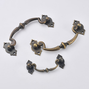 <b>Antique</b> Style Zinc Alloy Cabinet Handles Bar Shape Traditional Design Durable Plated Small Large Size Furniture Hardware - Product Image 4