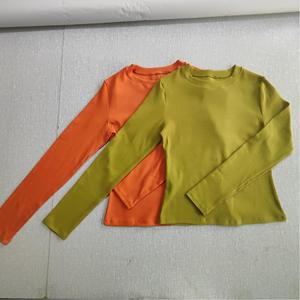 Conjunto Elegante de Invierno de Alta Calidad para Mujer Talla XS de Algodón Acanalado en Marrón y Rojo con Manga Larga y Leggings de Punto Personalizable Ropa de Estar por Casa - Product Image 5