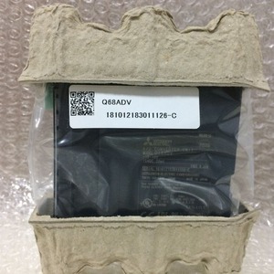 Contrôleur logique programmable Q68ADV Série Q 24V 50Hz Module PLC Origine Japon - Product Image 3