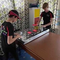 Machine d'arcade de récompense à réflexes ultimes pour 2 joueurs, jeu de réaction d'intérieur, style 'Hire Style', avec fonction 'Chaos Light Strike-a-Light'