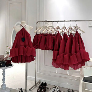 Vestido Mini Rojo con Cuello Halter, Sin Mangas, Cintura Alta, con Volantes en Capas, Ligero y Femenino - Product Image 1