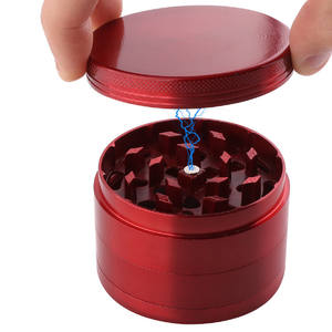 Moulin à herbes et à papier à rouler portable de style luxueux à 4 couches Moulin à épices en métal en vrac avec logo gravé pour outil à fumer - Product Image 1