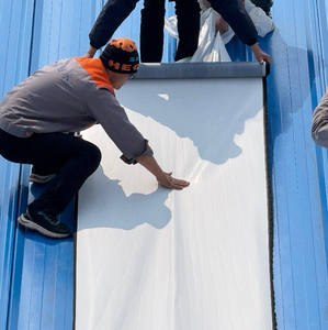 Membrana <span class=keywords><strong>Autoadhesiva</strong></span> Impermeable de Aluminio para Techos Metálicos, Resistente al Agua para Cobertizos y Almacenes al Aire Libre - Product Image 1