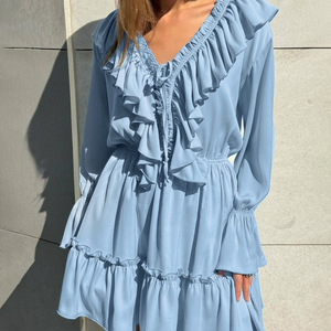 Nuovo Abito Bianco alla Moda 2026 con Scollo a V, Maniche a Campana Plissettate e Volant, Design Femminile Primaverile con Gonna a Sbuffo - Product Image 3