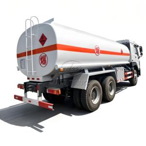 Camion-citerne Sinotruk Howo pour le transport de carburant, capacité 20m³-33m³, en alliage d'aluminium, intégré, en stock - Product Image 1