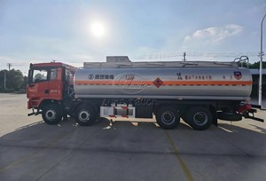 Top Configuration Howo Refueling Truck 19m³-38m³ Diesel Oil Tank Truck With Fuel Tank Tank Transporter 8*4 Oil Tank Truck - Product Image 3