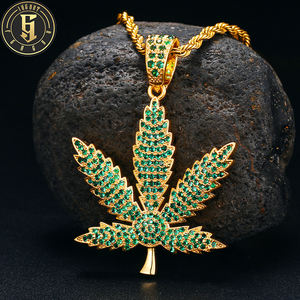 Bijoux pour hommes en gros Hip Hop rappeur antirouille en <span class=keywords><strong>laiton</strong></span> vert Zircon couleur feuille d'érable pendentif collier bijoux de fête - Product Image 1