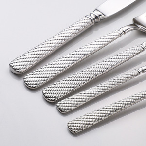 Ensemble de couteaux et fourchettes à steak haut de gamme en acier inoxydable 304, design moderne et minimaliste, finition miroir, avec corde en chanvre, pour le marché international - Product Image 4